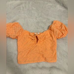 Tilly’s full tilt orange puff sleeve crop top - in size small